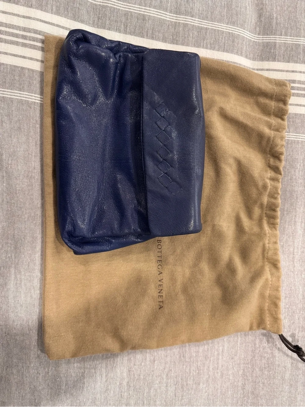 Bottega Veneta Navy Blue Woven Leather Clutch - Picture 4 of 7